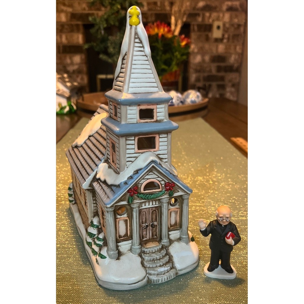 Lefton Byron Woods Colonial Village Faith Church and Pastor~1987~Lighted~No Box